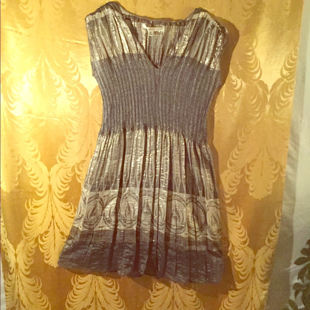 This Dress Is ELECTRIC!!